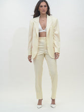Load and play video in Gallery viewer, Tailored Oversized Blazer (Sunshine)